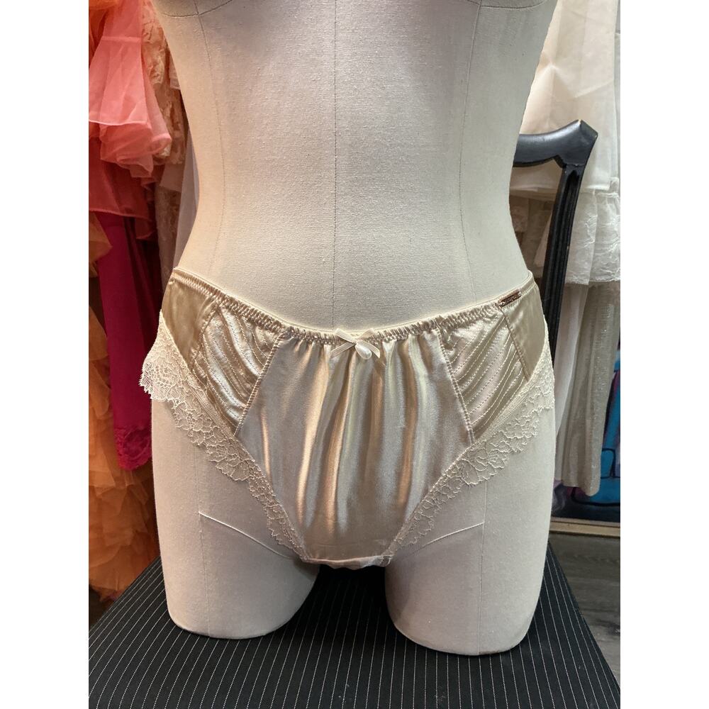 VINTAGE CREAM LACE PANTIES AUTOGRAPH SIZE UK14/US10
